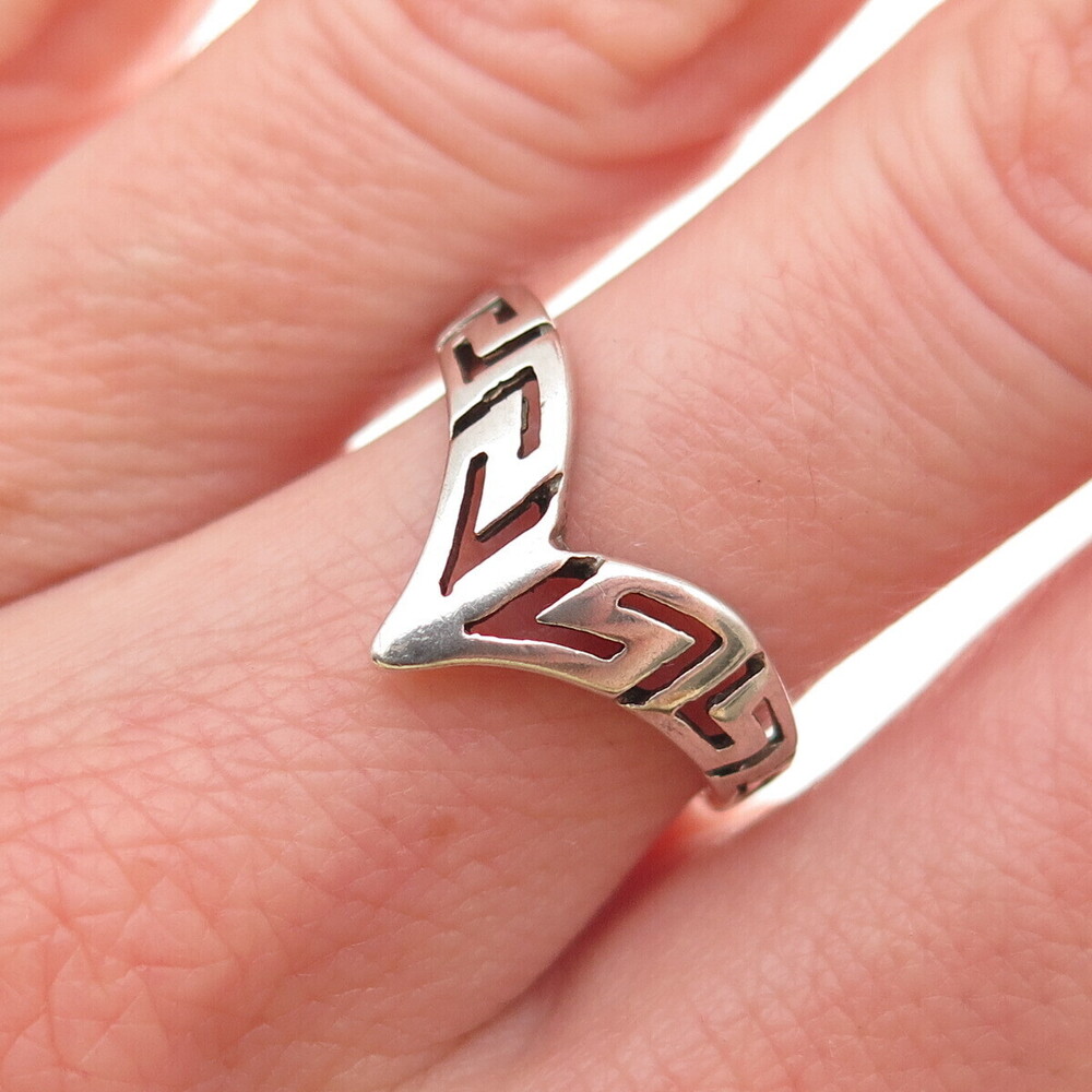 925 Sterling Silver Vintage V-Shape Oxidized Ring Size 6.5